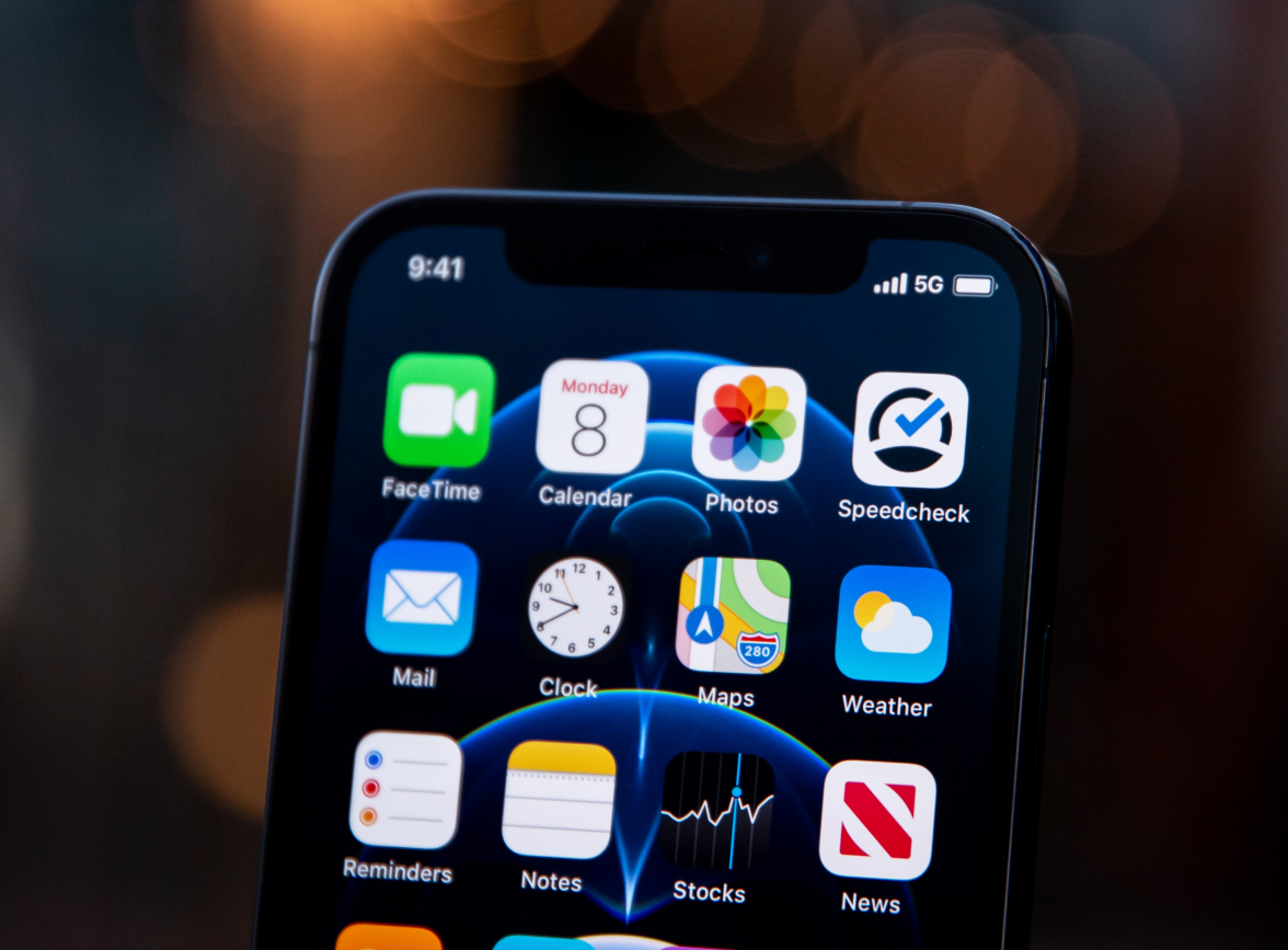 呼伦贝尔苹果手机维修分享为什么 iPhone 12 在冬季会自动关机 